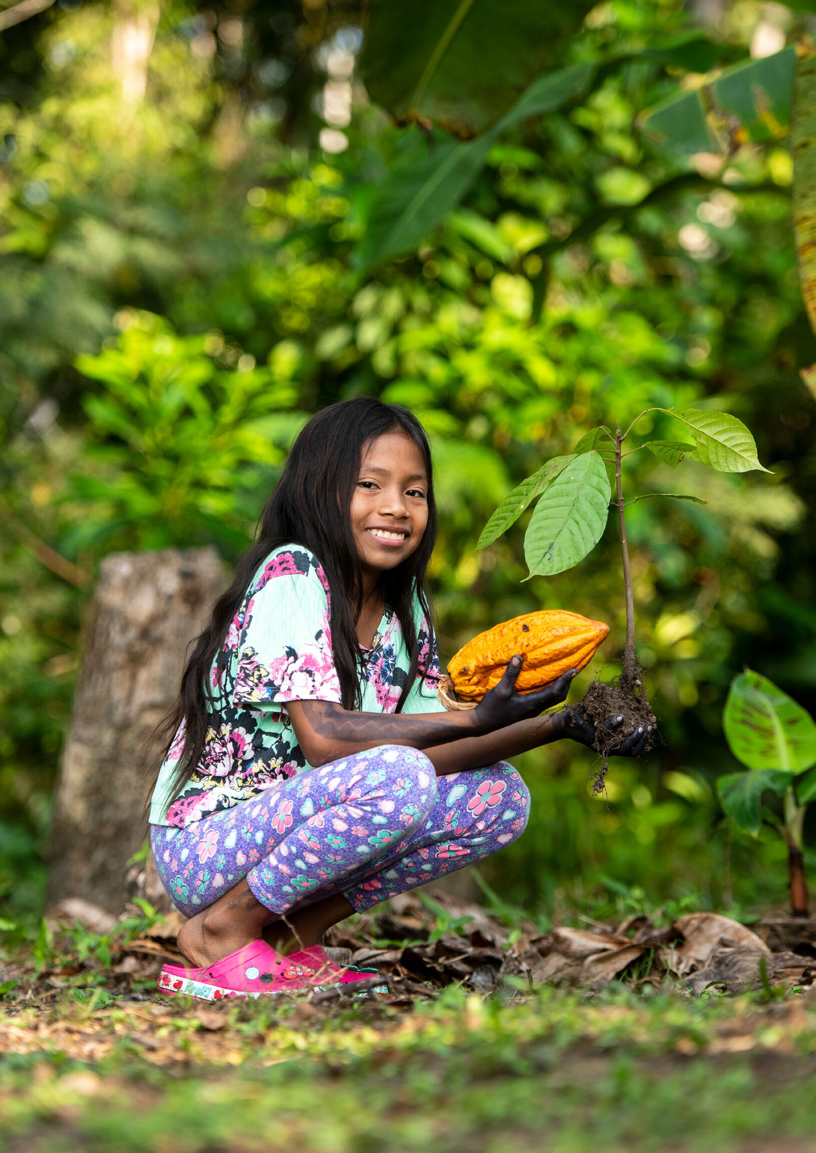 Valeria ist 10 Jahre und lebt mit ihrer Familie mitten im Amazonas