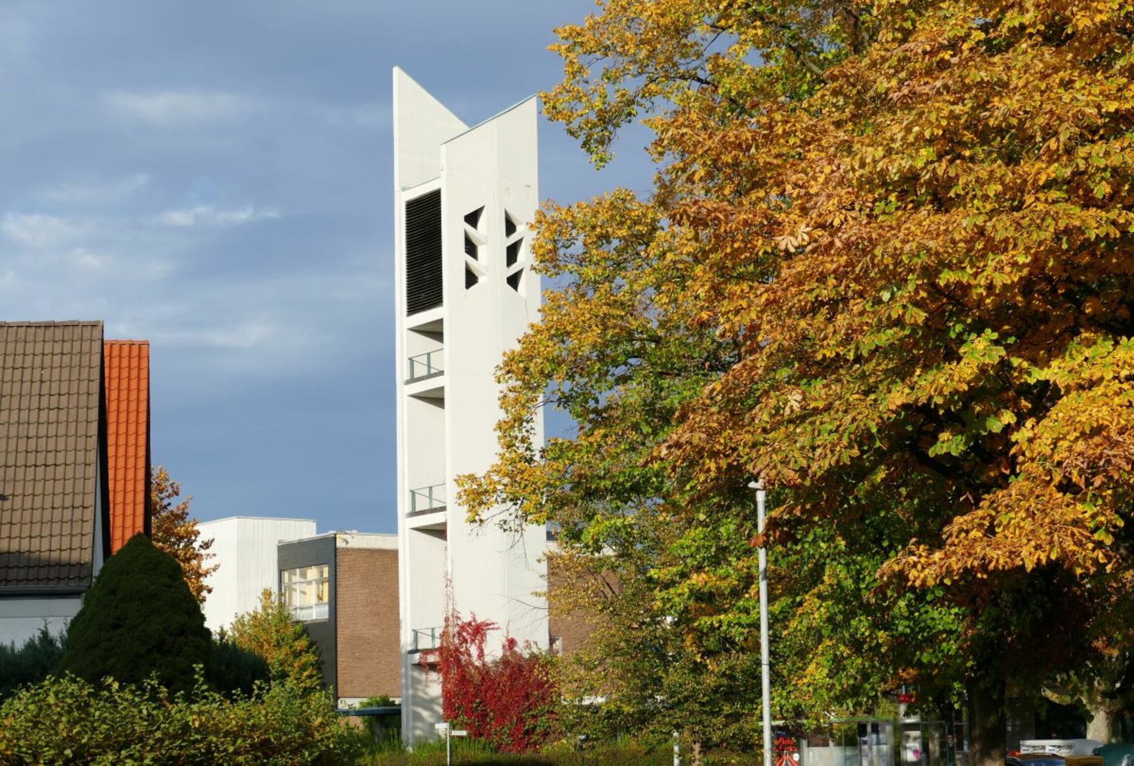 Ev.luth. EmmausKirchengemeinde Hannover Die Bodelschwinghkirche