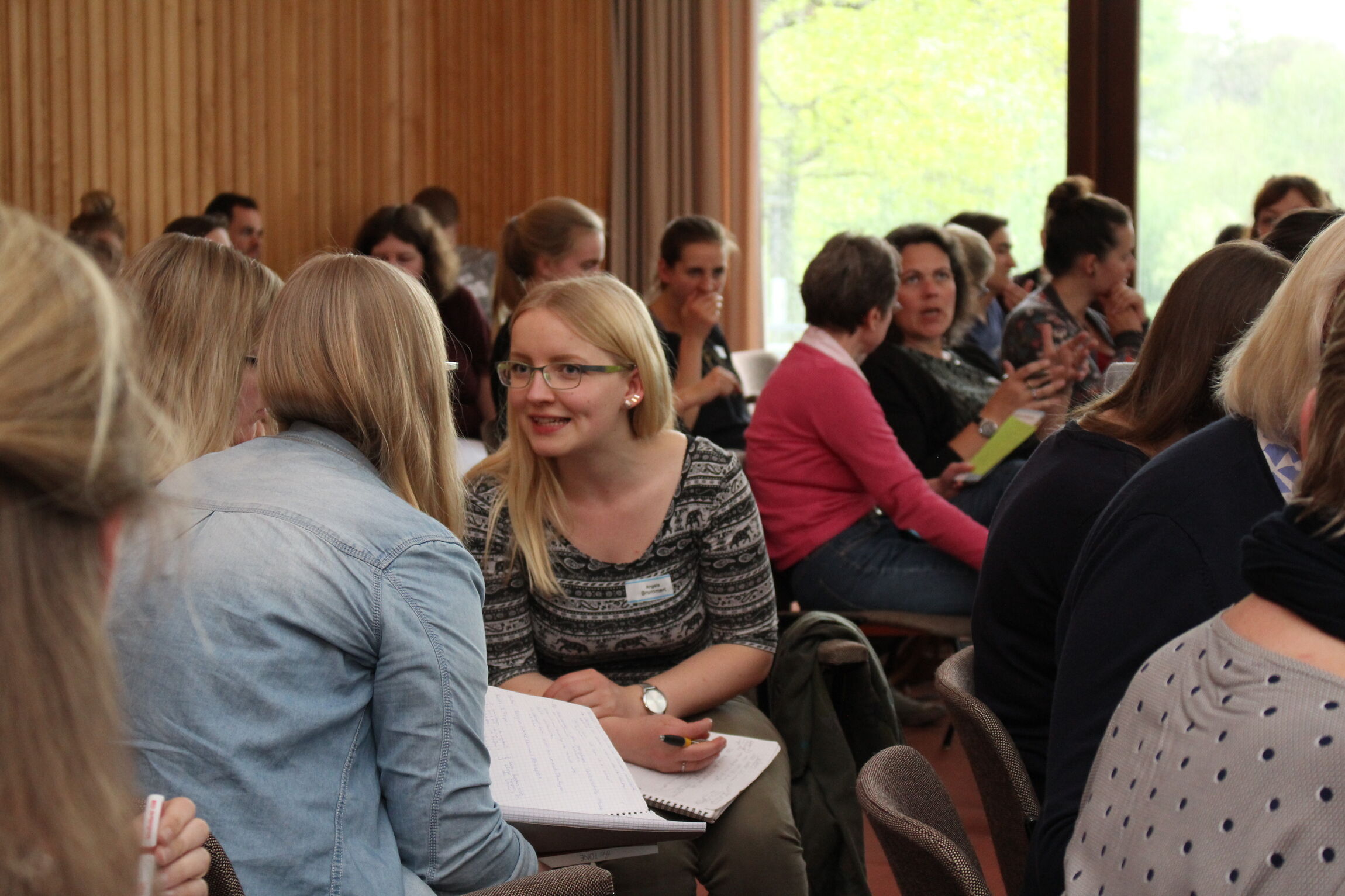 Großes Interesse am "Treffpunkt Studierende" des RPI Loccum. Foto: Beate Ney-Janßen.