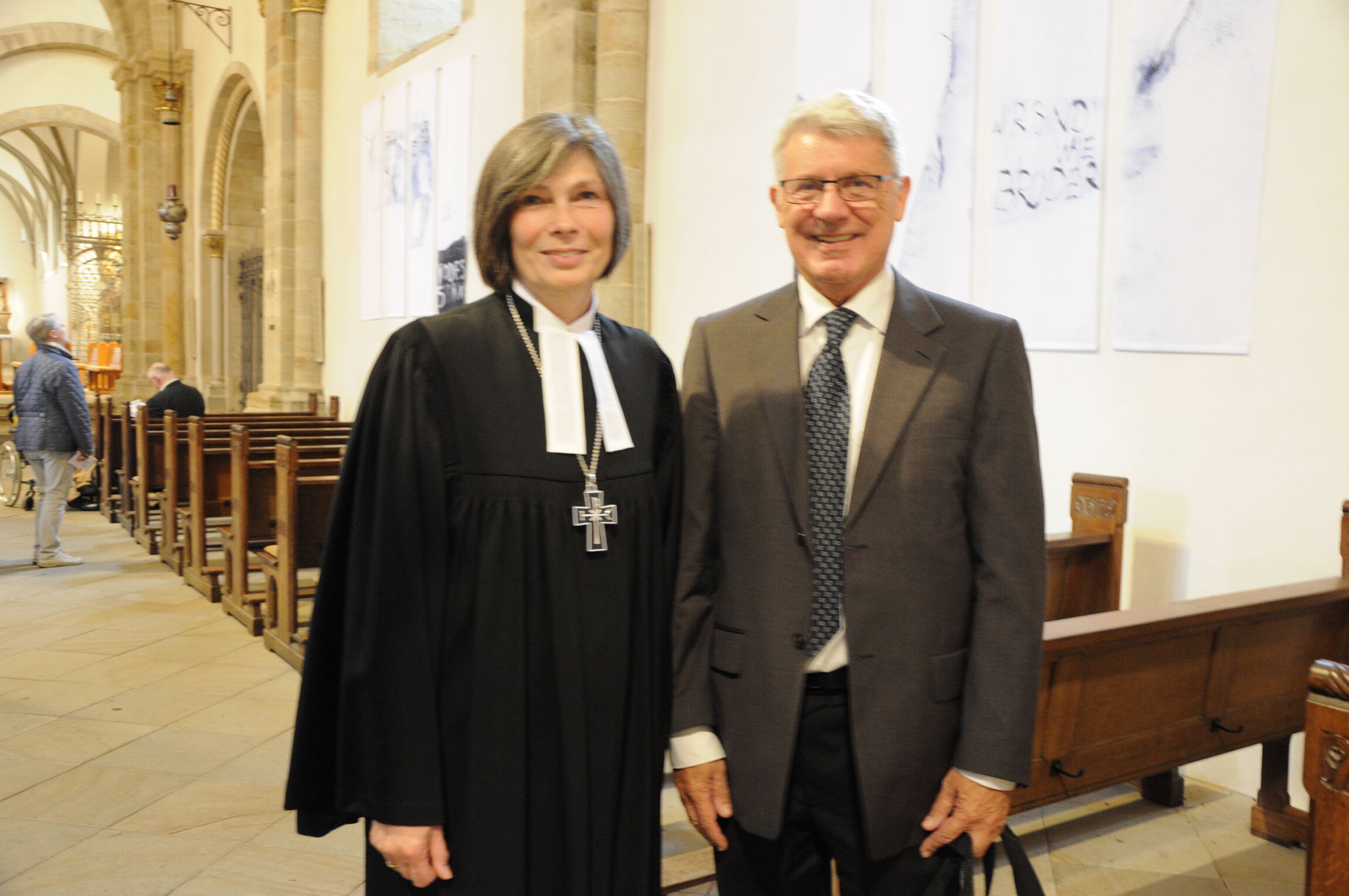 Nach dem Gottesdienst im Dom: Dr. Birgit Klostermeier und Prof.DDr. Helmuth Rolfes (Diözesaner Arbeitskreis Lübecker Märtyrer im Bistum Osnabrück)