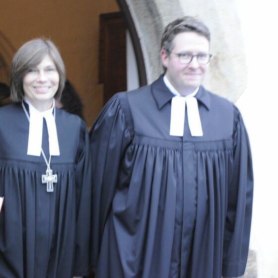 Landessuperintendentin Dr. Birgit Klostermeier und Pastor Michael Weiland nach der Ordination in der Willehadi Kirche Eystrup. (c) B.Neuhaus