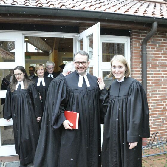 Es schneit - Nach der Ordination: Kerstin Wackerbarth und Bernd Niss