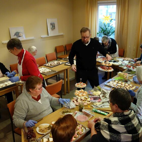 Feiern ist Teamwork - Vorbereitungen zum 10. Jubiläum der Südstadtgemeinde in Osnabrück