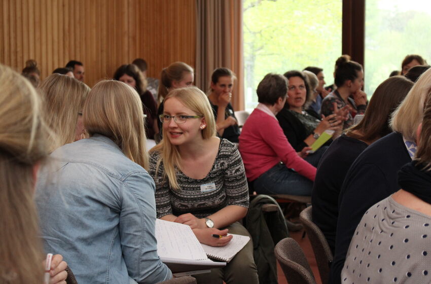 Großes Interesse am "Treffpunkt Studierende" des RPI Loccum. Foto: Beate Ney-Janßen.